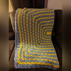 Blue And Yellow Shell Pattern Crochet Afghan Throw 61x44